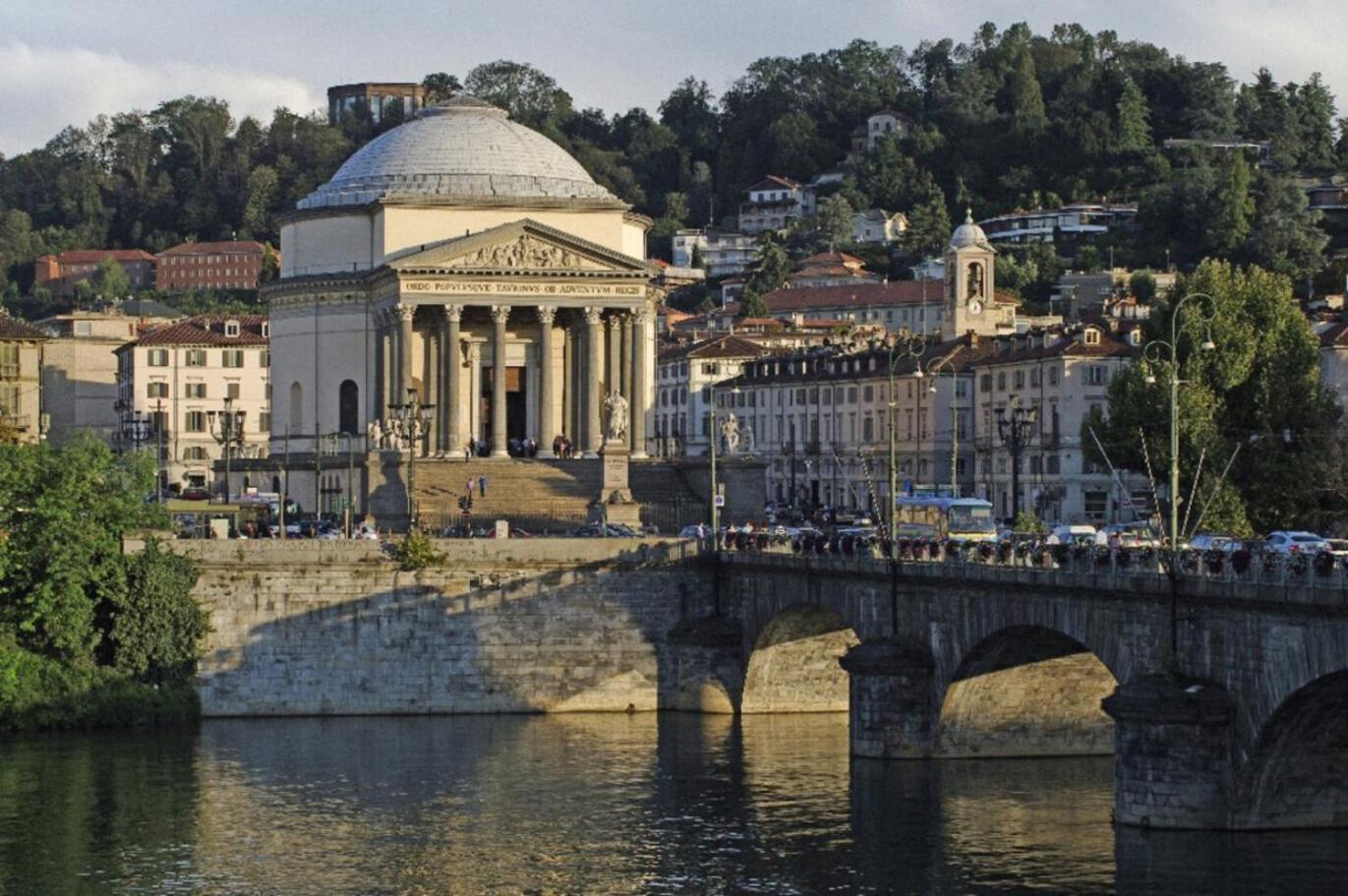 Comecasa Near Piazza Vittorio 2 Bedrooms Torino Kültér fotó