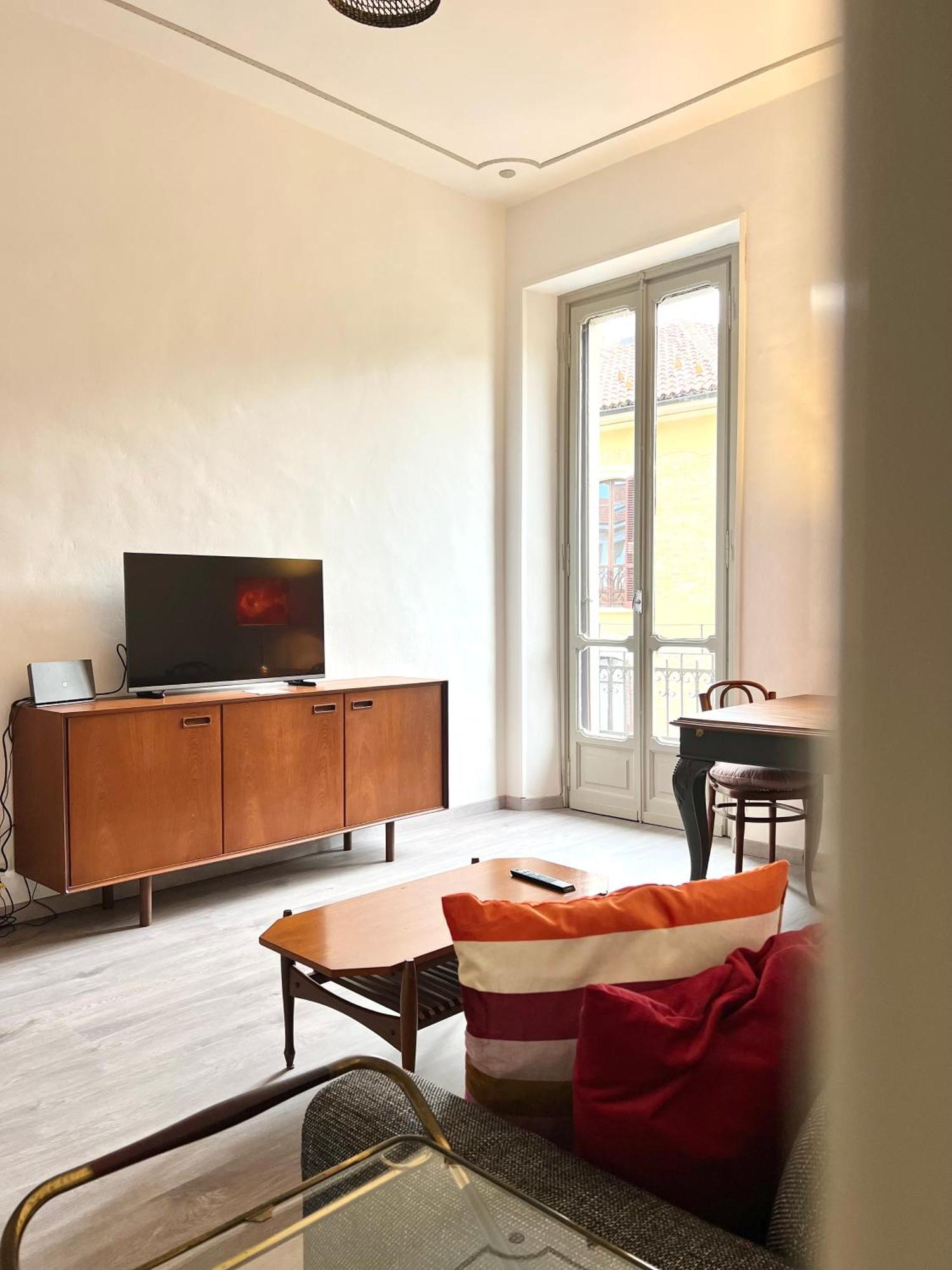 Comecasa Near Piazza Vittorio 2 Bedrooms Torino Kültér fotó